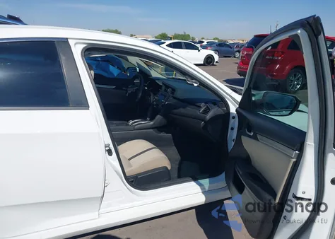 2017 Honda Civic Lx z USA, uszkodzony, nr VIN 19XFC2F58HE080490